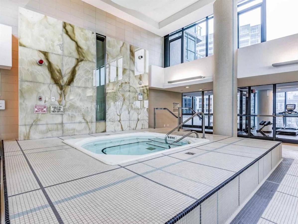Apartmán Downtown Toronto+Free Parking+Cn Tower View Exteriér fotografie