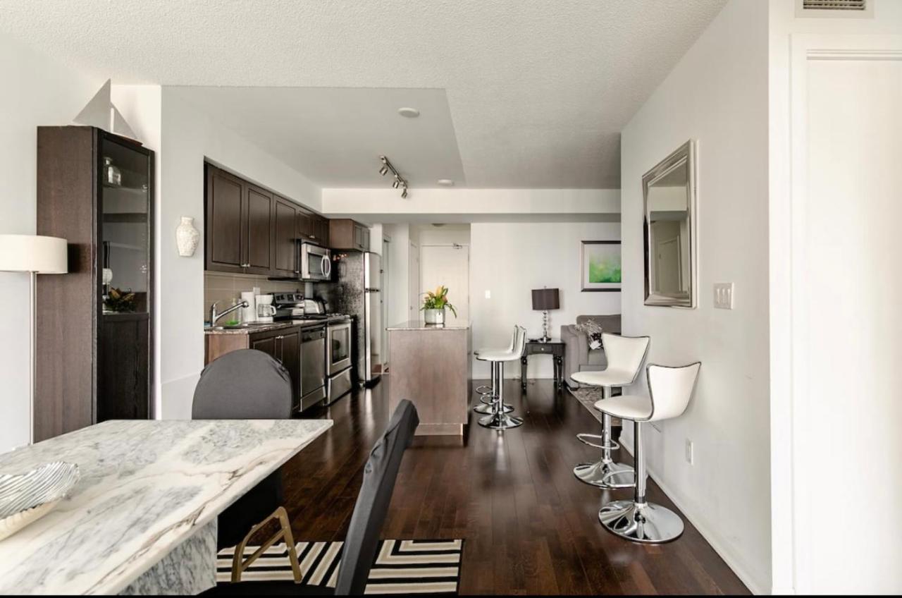 Apartmán Downtown Toronto+Free Parking+Cn Tower View Exteriér fotografie